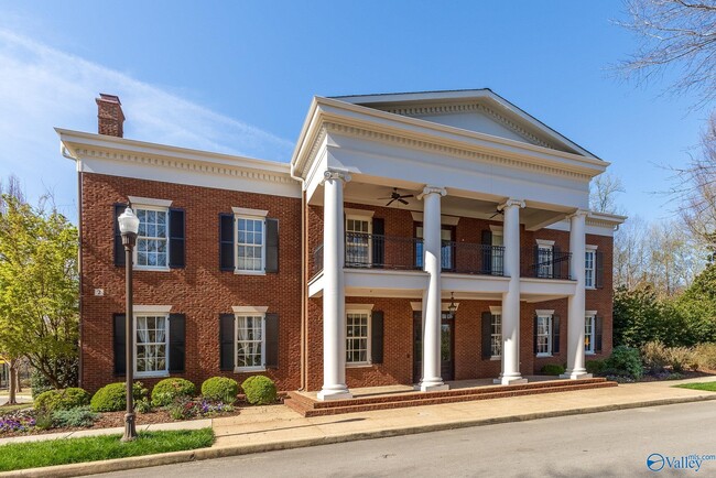 Building Photo - 32 Hillcrest Ave NW