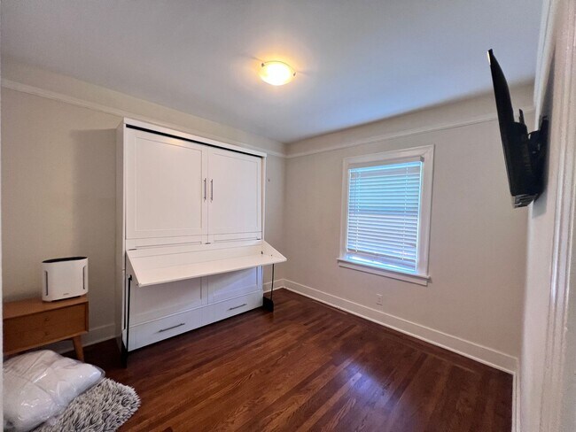 Building Photo - Fully Updated Home in San Leandro Available for Rent!!
