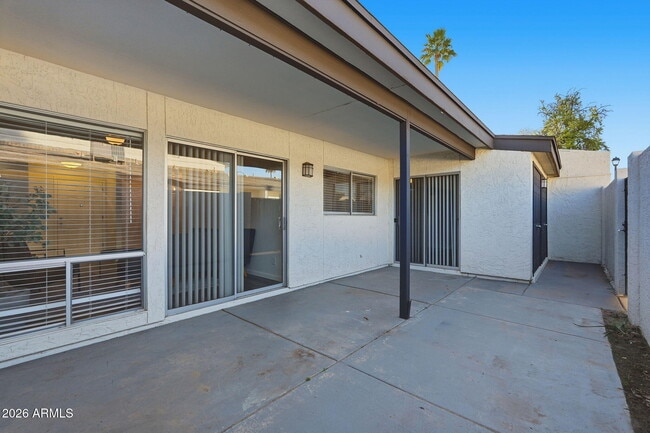 Building Photo - 1051 S Dobson Rd