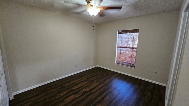 Building Photo - 2 Bedroom/2 Bathroom at Lancelot AVAILABLE AUGUST 10th!