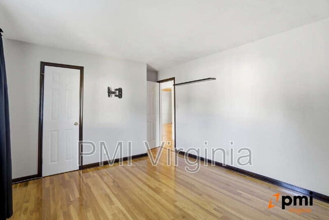 Building Photo - 436 Longleaf Rd