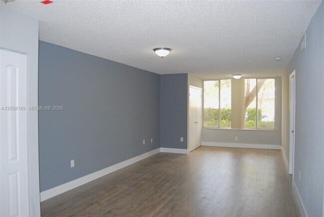 Building Photo - 2803 N Oakland Forest Dr