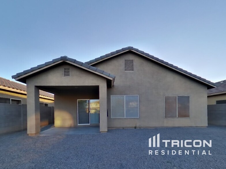 Building Photo - 36085 N Mirandesa Dr