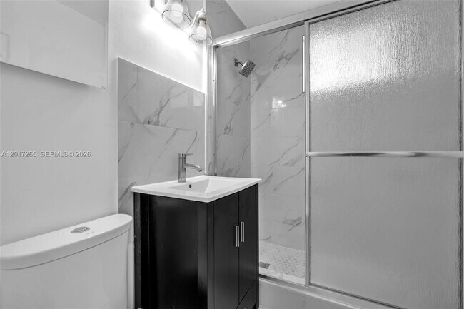 Building Photo - 1550 NE 131st Ln