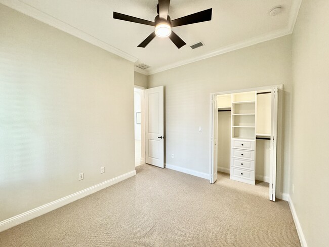 Building Photo - 45 Rinaldo Way