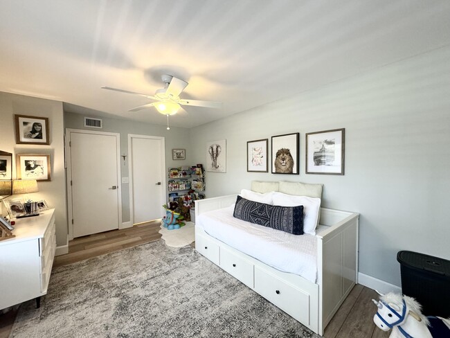 Building Photo - 8153 Chelsea Ct