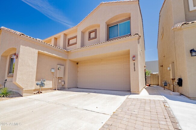Primary Photo - 2723 E Schiliro Cir
