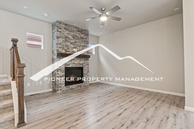 Building Photo - 4 bed, 3.5 bath home in Gold Hill Mesa with AC and 2 Car Garage