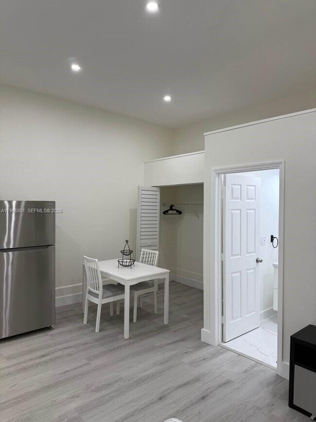 Building Photo - 16164 SW 143rd Ln