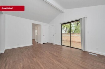 Building Photo - Newly Remodeled 2 Bed 1 Bath Duplex in West Valley