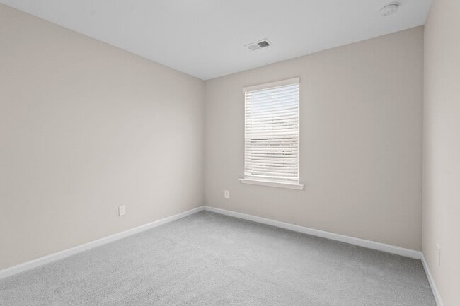 Building Photo - 4 Bedroom Single Family Home In Pendergrass!