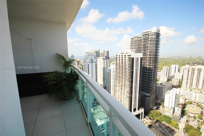 Building Photo - 950 Brickell Bay Dr