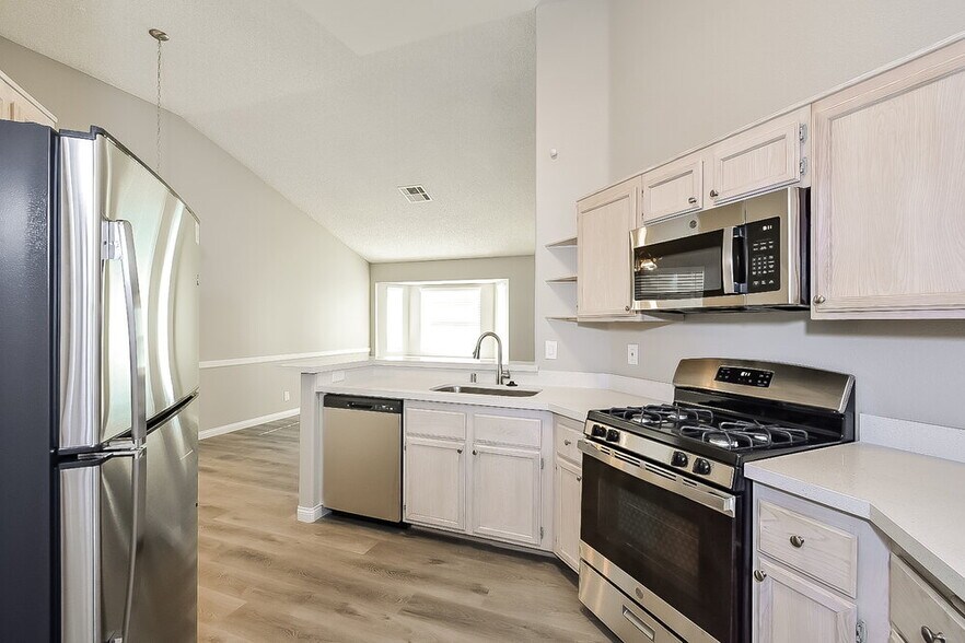 Building Photo - 3316 Sturbridge Cir