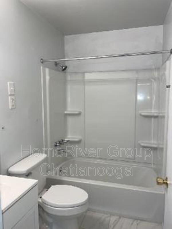 Building Photo - 2027 Lee St