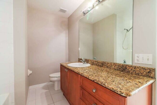 Building Photo - Tropical Dunedin Rental
