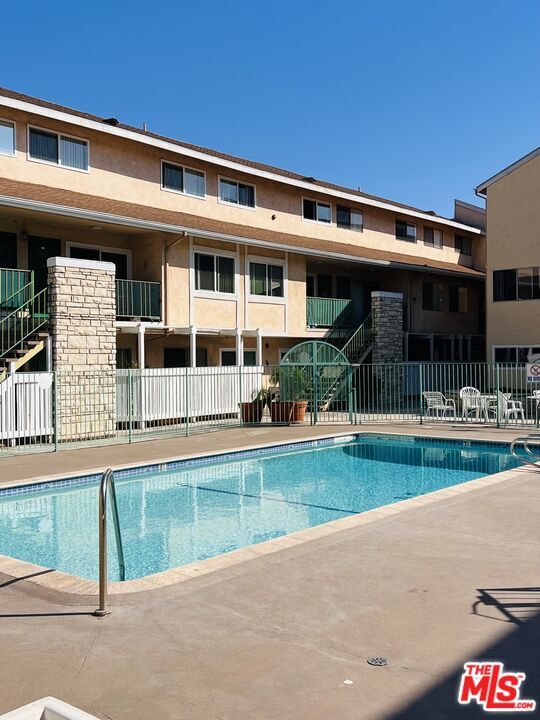 Building Photo - 121 Sinclair Ave