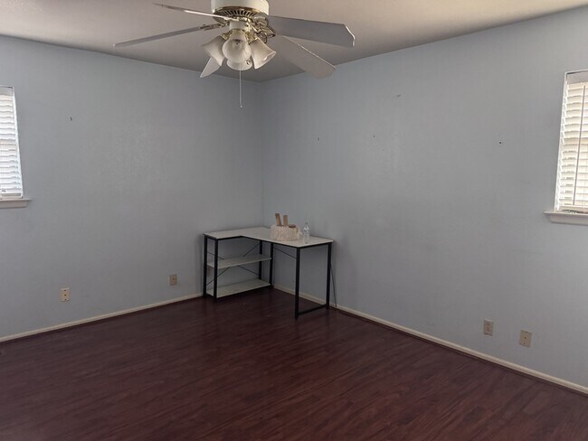Building Photo - 3216 Fannin Ave