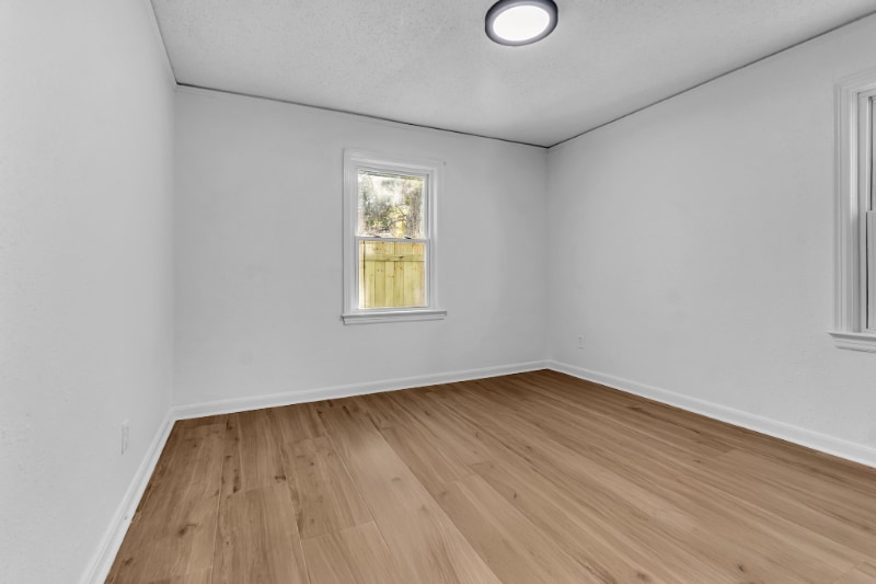 Building Photo - 3253 Kimball Ave