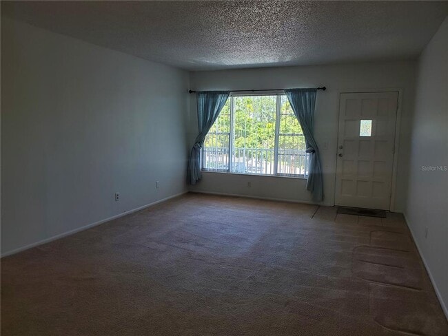 Building Photo - 2427 Rhodesian Dr