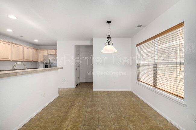 Building Photo - 9770 Mayfair St