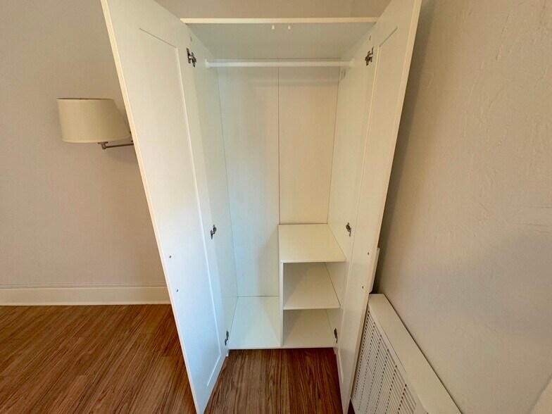 Building Photo - 40 Brooks Ave