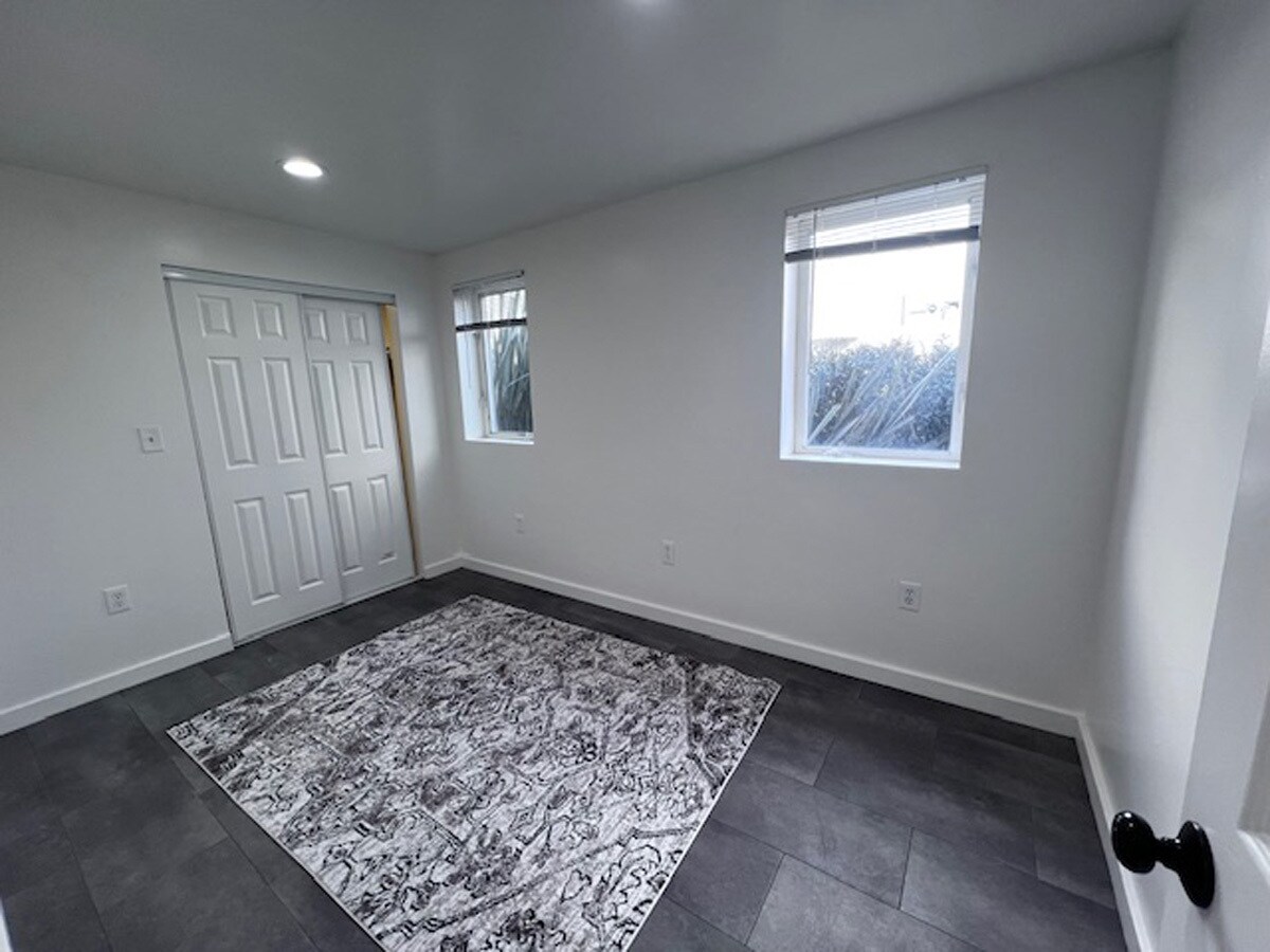 Building Photo - 731 Willow St