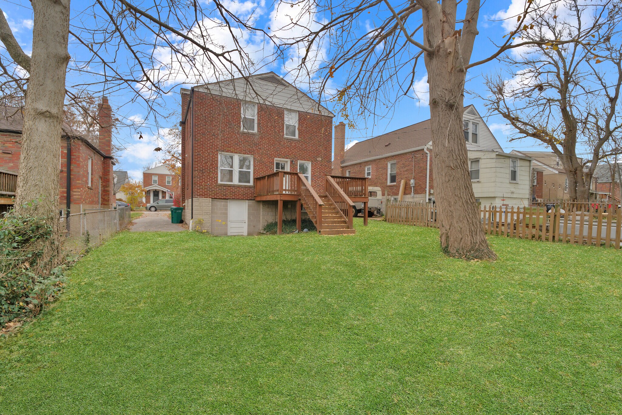 Building Photo - 8729 Bridgeport Ave