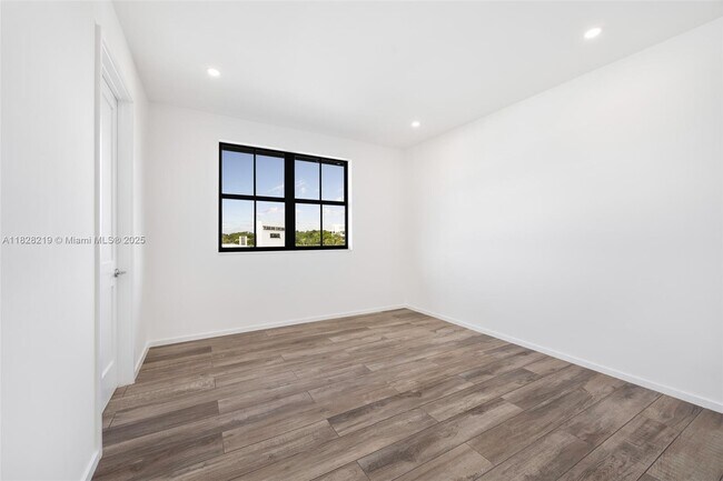 Building Photo - 7510 SW 100th St