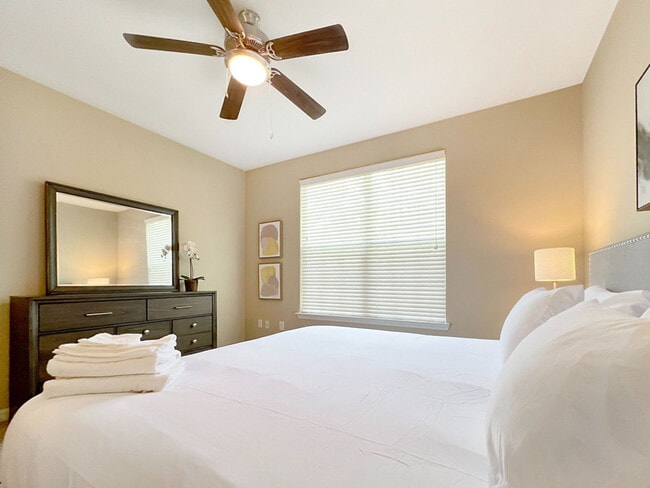 Building Photo - 1770 Bearberry Cir