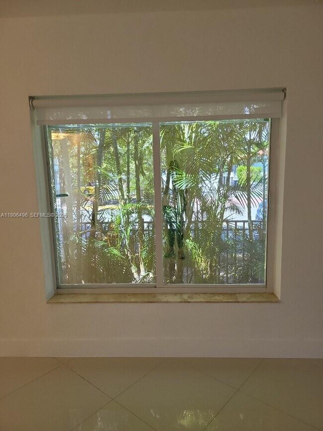 Building Photo - 7707 Hawthorne Ave