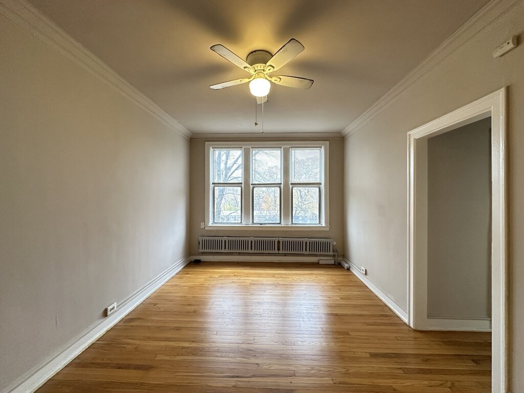 Building Photo - 1371 W Estes Ave