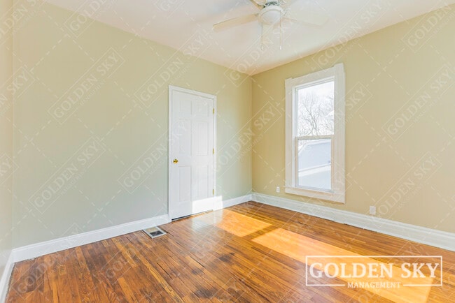 Building Photo - 900 1/2 West Main Street - NA