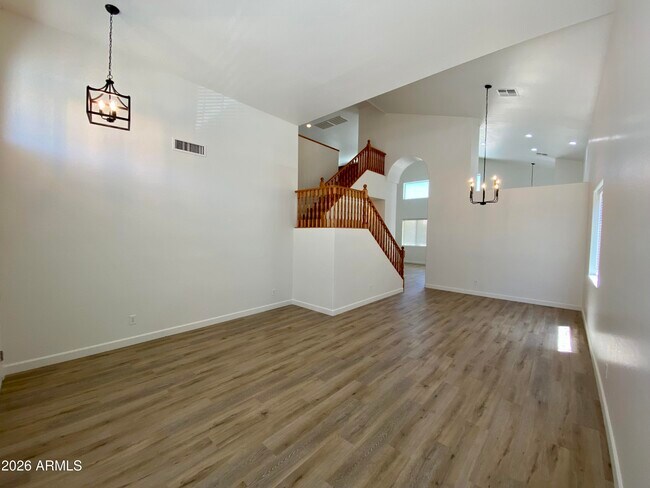 Building Photo - 8777 W Hayward Ave