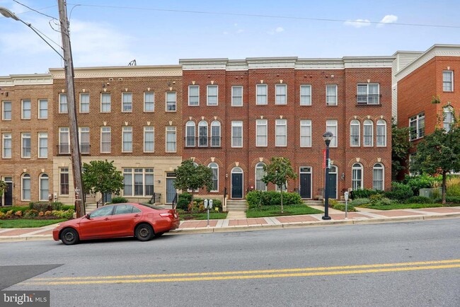 Building Photo - 11034 Amherst Ave