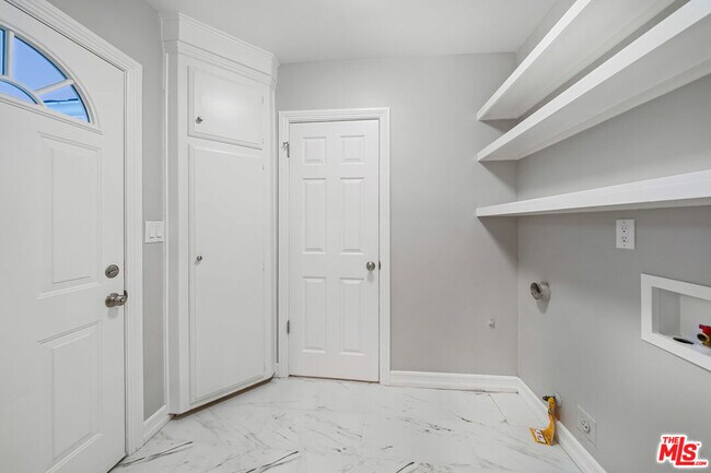 Building Photo - 18334 Los Alimos St