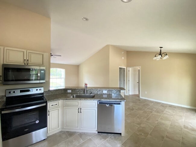 Building Photo - 6110 SW 154th Lane Rd