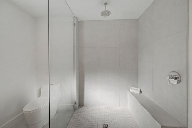 Building Photo - Stunning 5BR/3.5BA historic home located near Hillsboro Village!