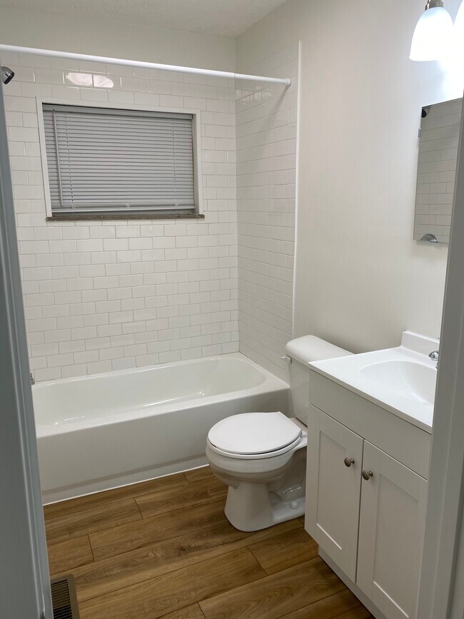 Bathroom 1 - 183 Fountain Pl