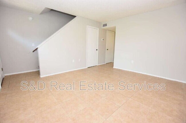 Building Photo - 1440 Ridge Lake Ct