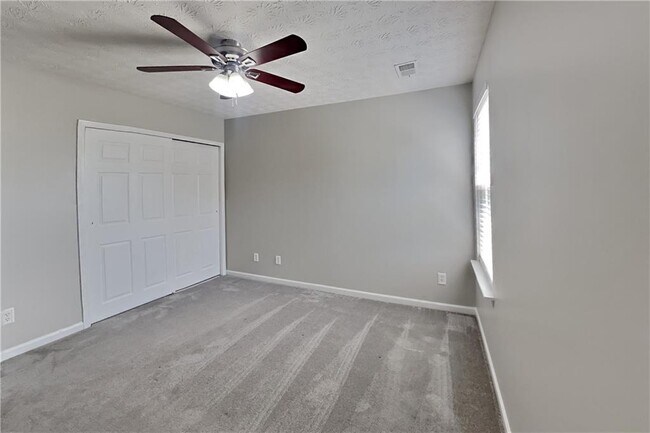Building Photo - 3279 Deer Valley Dr NW