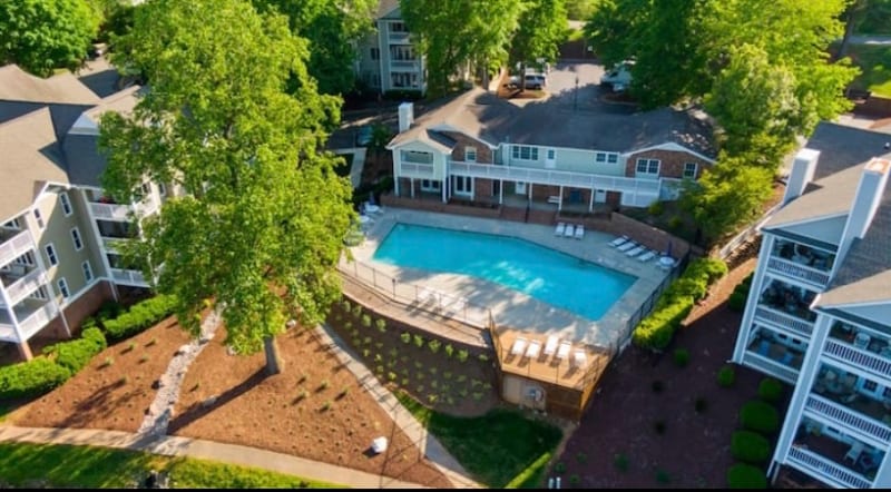 Building Photo - 106 Lake Hollow Cir