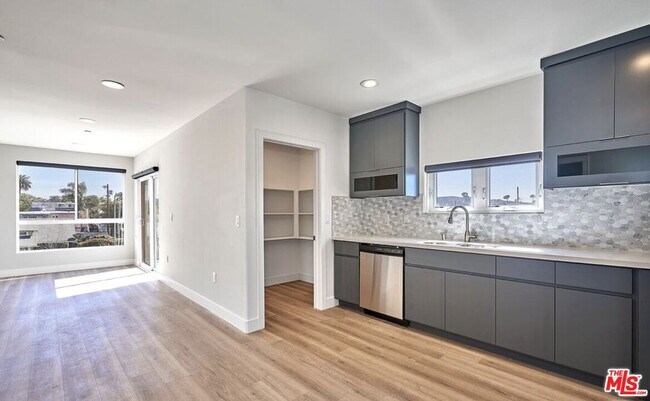 Building Photo - 4507 Lomita St