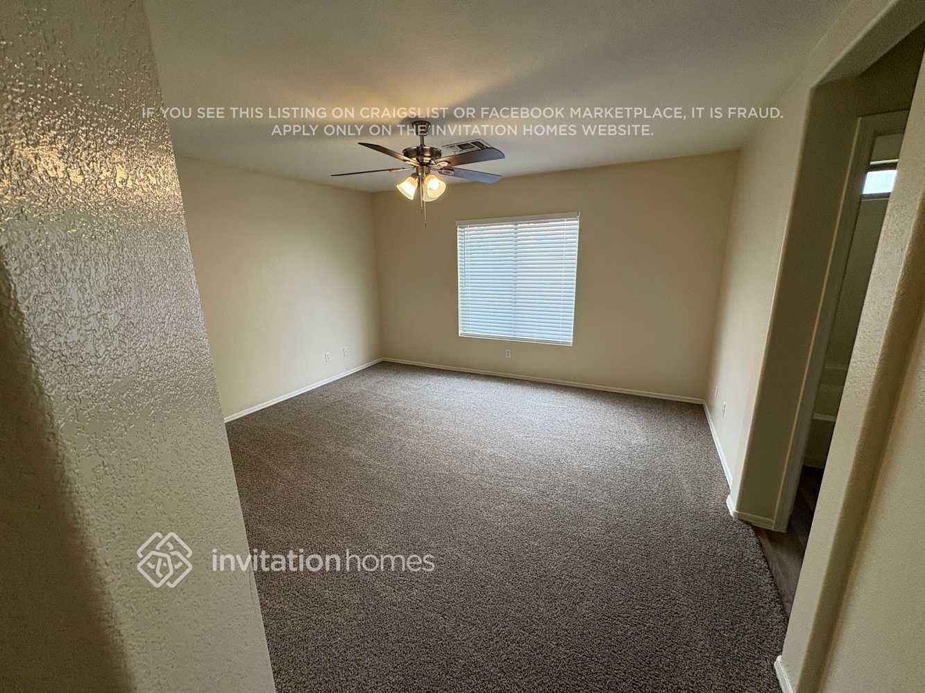 Building Photo - 13054 W Via Camille