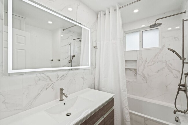 Primary Photo - POOL PARADISE IN A COVETED NEIGHBORHOOD STYLISH UPGRADES | EXTREME CONVENIENCE