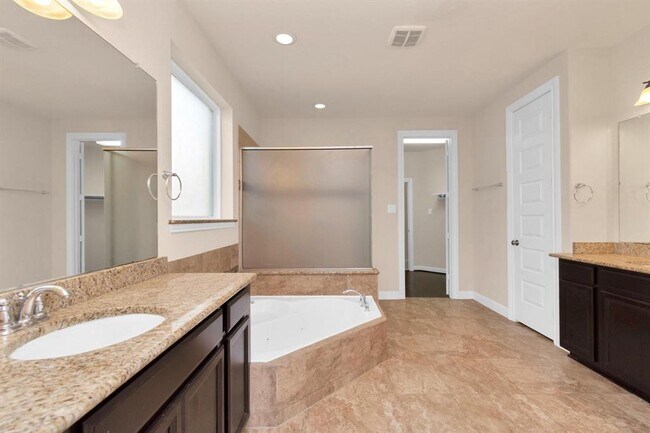 Building Photo - 4606 Sky Harbor Ct
