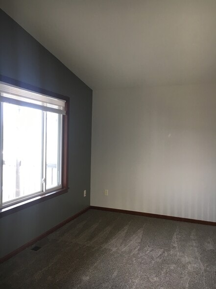Building Photo - 508 S Whitewood Ave