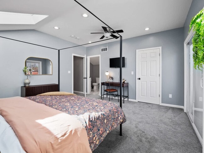 Building Photo - 6110 Lawn Ave