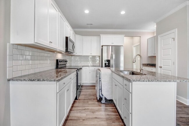 Building Photo - 312 Kingston Cir