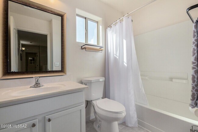 Building Photo - 39027 Furlong Ct