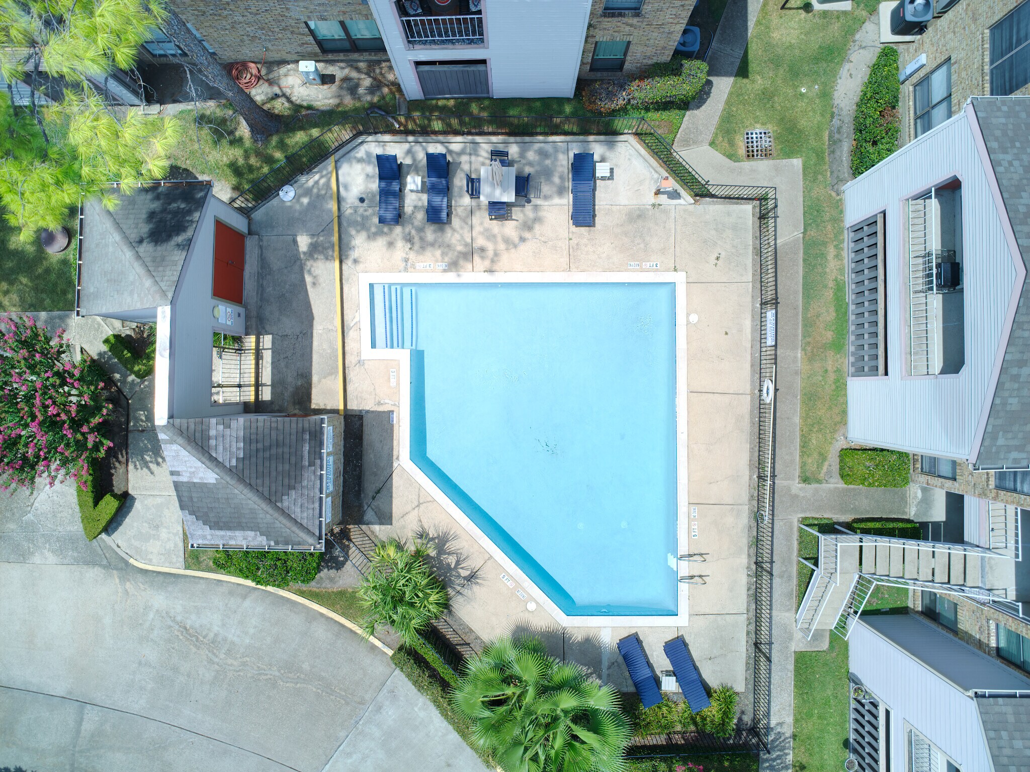 Top down view of the Condo Complex's pool. - 2025 Augusta Dr